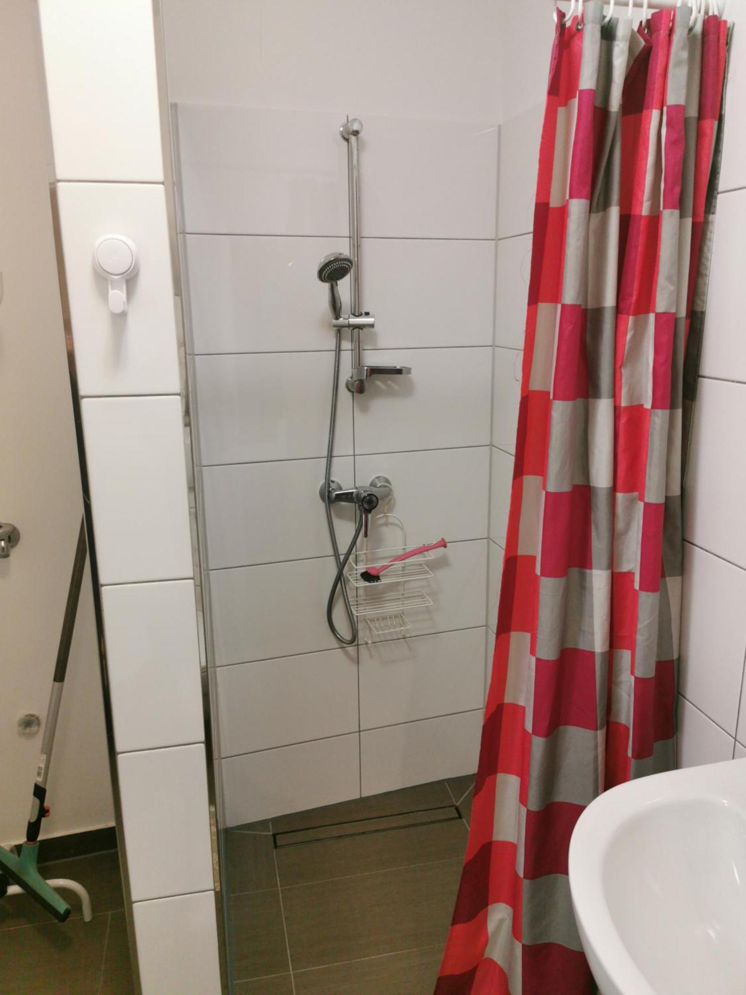 ホテル Zimmervermietung Lannik ヒルデスハイム エクステリア 写真